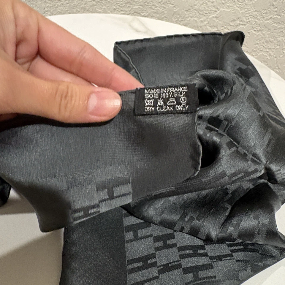 Hermes 100% 真丝口袋方形斜纹布 — 第 4/4 张图片