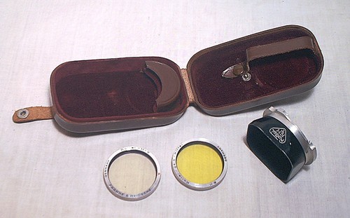 ROLLEIFLEX BAY II LENS HOOD & FILTER SET IN CORRECT ORIGINAL LEATHER FIELD CASE