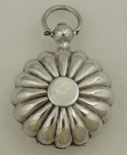 Fluted Sovereign Case, Sterling Silver, William Neale, Chester 1896, 32mm, 20g.