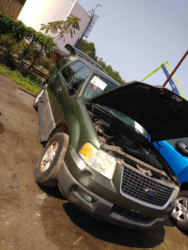 Used Hood fits: 2005 Ford Expedition Grade A - Imagem 2 de 4