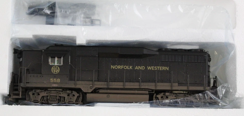 PROTO 2000 GP30 LE HO Locomotive 920-40151 N&W #558 Gothic Herald DCC & SOUND (7 - Image 2 of 3