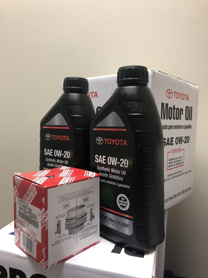 Genuine Toyota , Lexus Motor Oil With Replaceable Filter Element 04152-YZZA3 - Image 2 of 4