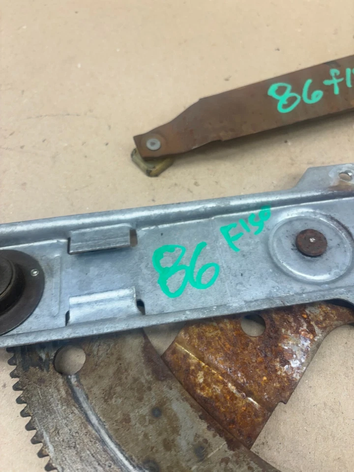 Ford F150 F250 F350 1980 93 94 1996 97 par de reguladores de ventana manuales buenos Foto 4 de 4