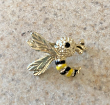 CUTE BUMBLEBEE PIN SIGNED GERRY