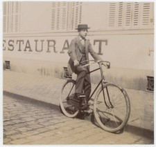 Rueil-Malmaison (Hauts-de-Seine). Garçon à vélo. Tirage circa 1895-1900.