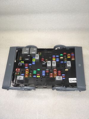 2010-2013 SILVERADO SIERRA UNDERHOOD Fuse Relay-Junction Block NEW GM # 22798215
