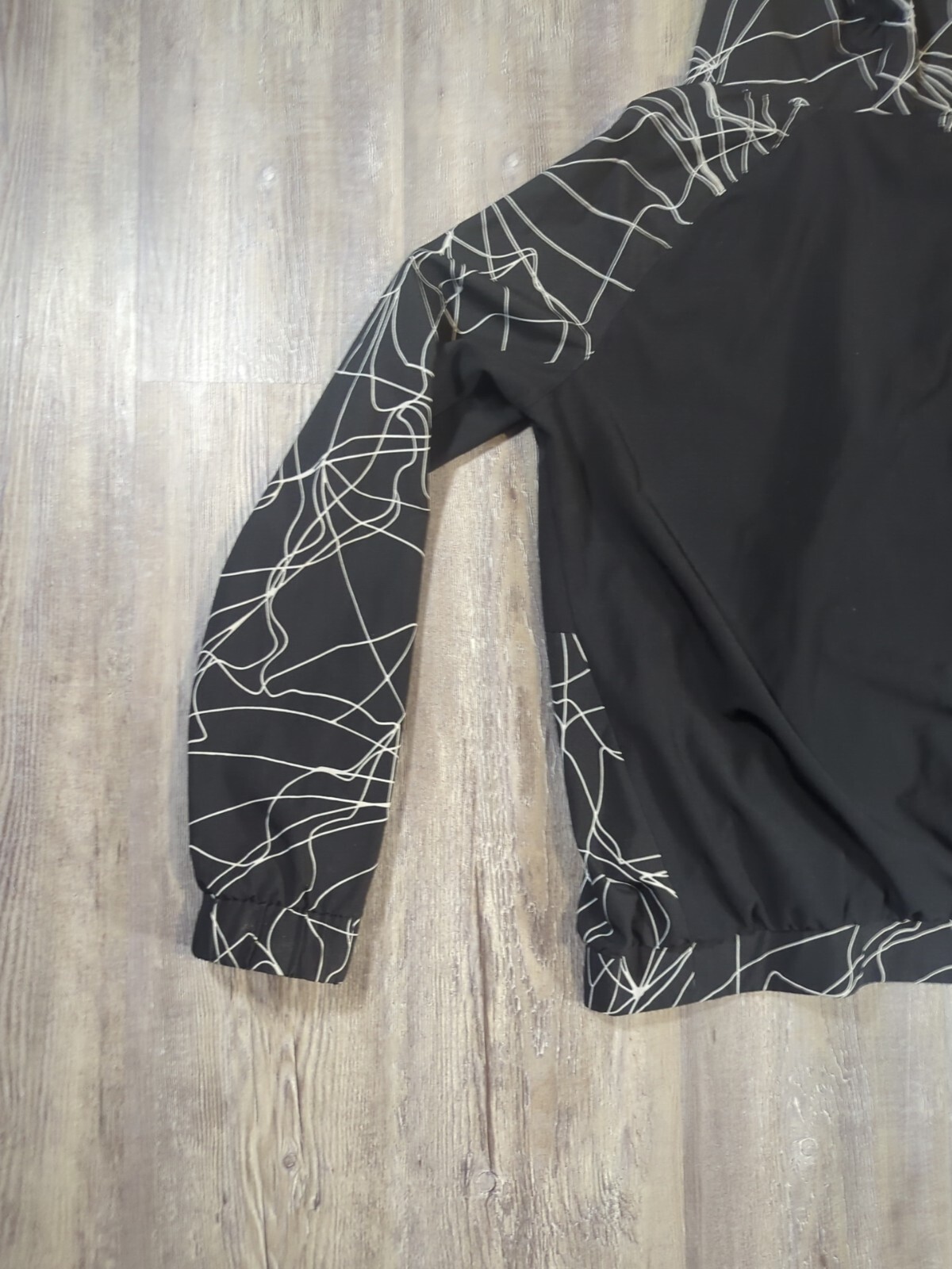 Fabletics Jiae Lightweight Jacket Black White Scr… - image 12