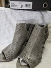 Vince Camuto Women’s Dark Silver/Taupe, Leather VC -Elison Size 9.5M — photo 4