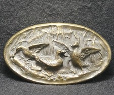 WK21149 NICE VINTAGE 1975  3 DUCKS IN POND  ANIMAL NATURE ARTWORK BELT BUCKLE