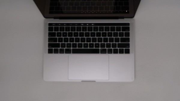 MacBook Pro 13" i7-8559U 16GB 512GB - Bueno 2