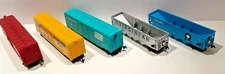 Vintage HO Scale Rolling Stock Lot of 5 Assembled Brands Unknown Ready to Roll!