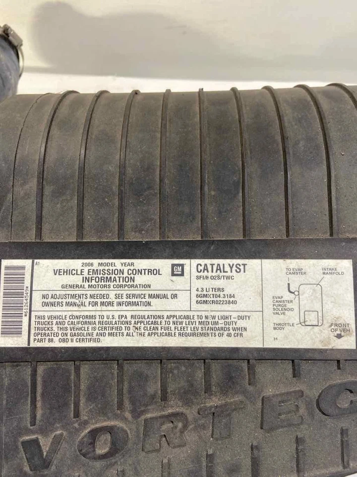 Used Air Cleaner Assembly fits: 2012 Chevrolet Express 2500 van 6.0 Grade A - Image 2 of 4