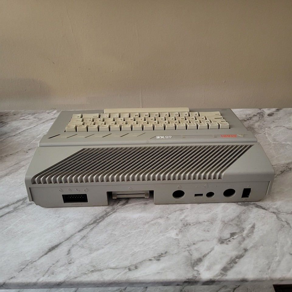Vintage Atari 65XE 8-Bit Home Computer Grey Rare Clean Condition ...