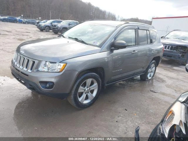 Espejo retrovisor interior delantero central usado se adapta a: Jeep Compass 2011 dimmi manual Foto 2 de 4