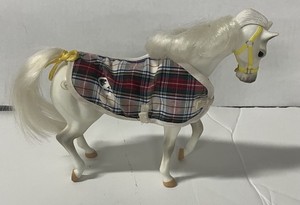 Empire Grand Champions Horse Feed N Nuzzle Stallion Gray Thoroughbred