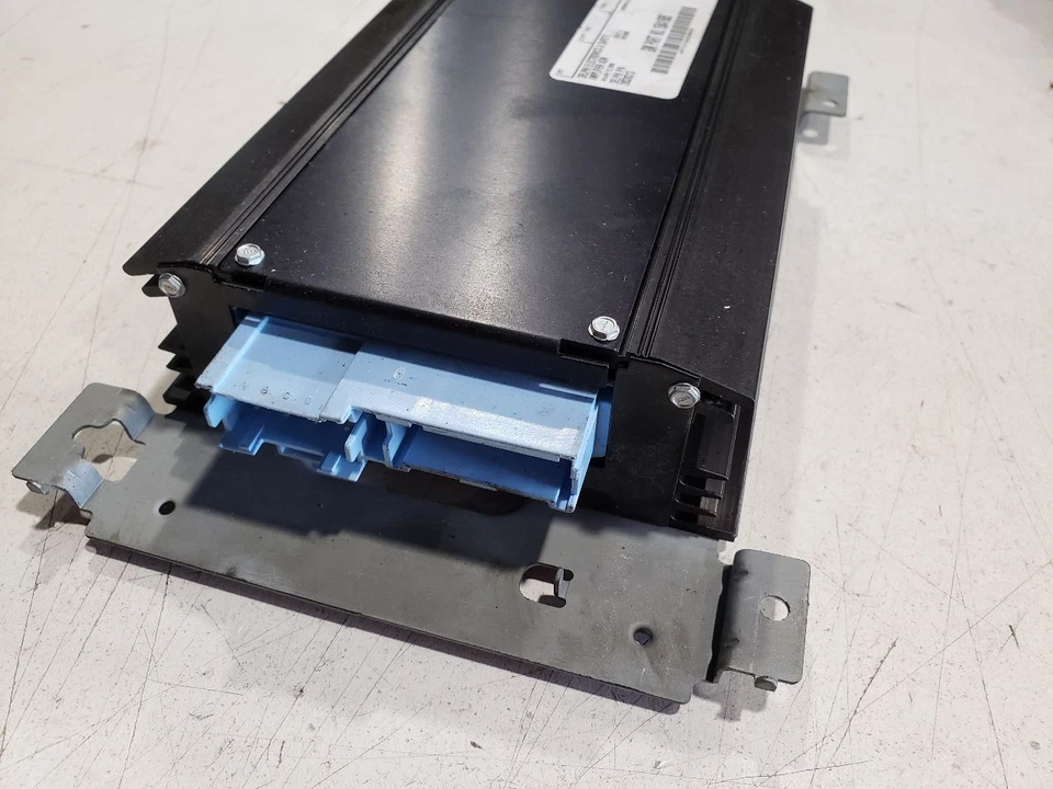 Amplificador de audio de radio - Chevrolet Corvette C6 2008 base LS3 - 05-08 OEM 15841685 Foto 3 de 4