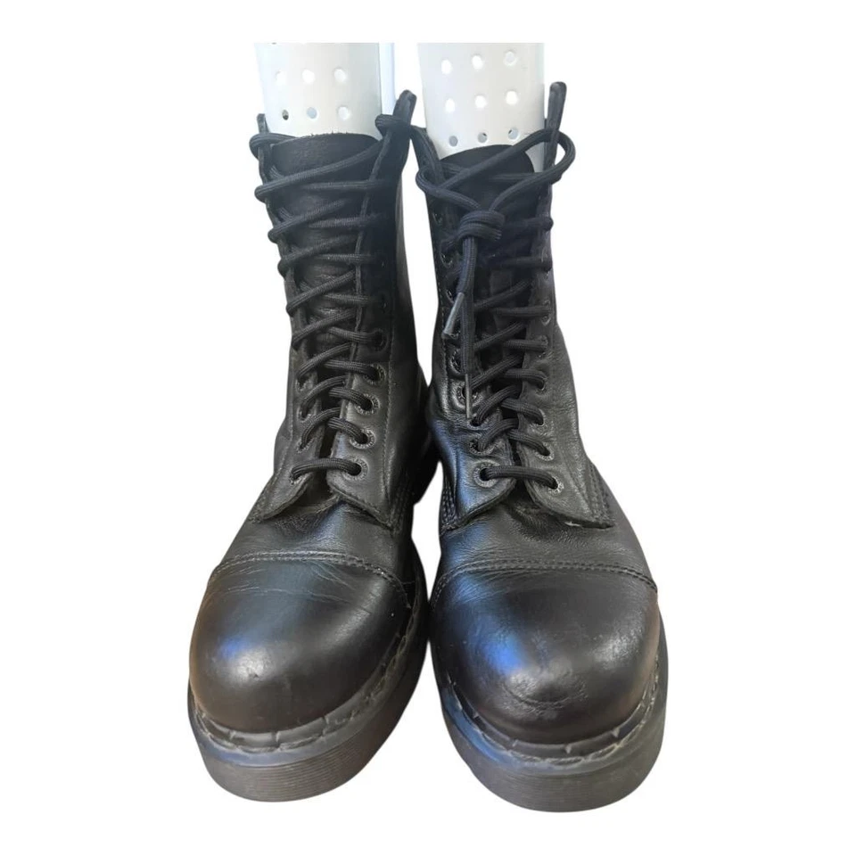 Dr Martens 10 Eye Cap Toe Platform 10934 Combat Boot Women US Size 10 - Image 2 of 4
