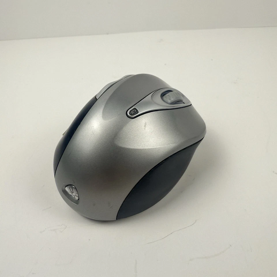 Microsoft Natural Wireless Laser Mouse 7000 MOUSE ONLY No Receiver - Image 3 of 4