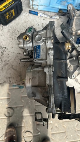 Luftmassenmesser 0438121043 BOSCH mit Mengenteiler 0438101026 Mercedes W124 W201 - Picture 7 of 7