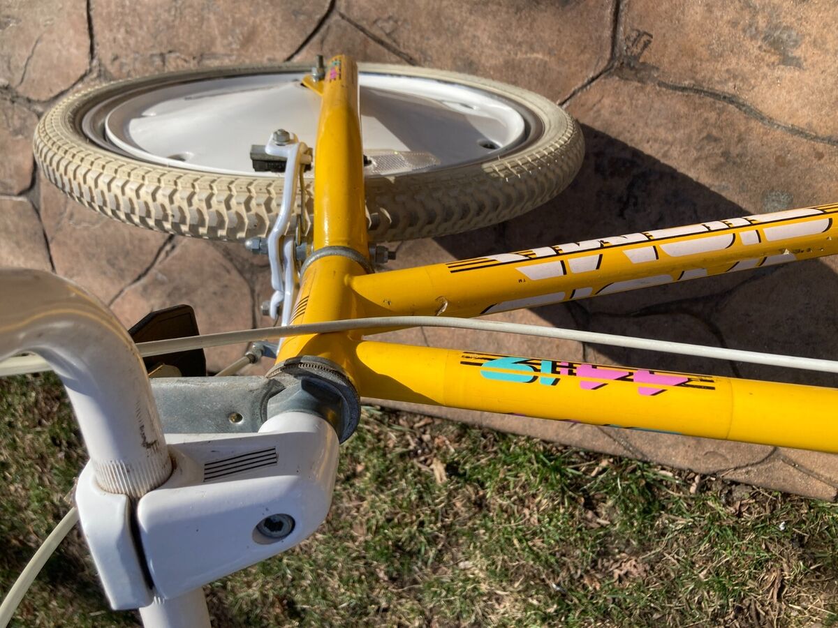 Huffy Sigma Yellow 80s BMX Bike 20 Huffy Sigma Yellow 80s BMX Bike 20
