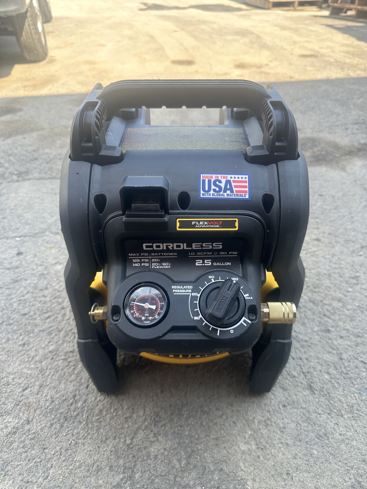 DEWALT Air Compressor 2.5Gal 140 PSI Portable 20V Cordless w/FLEXVOLT