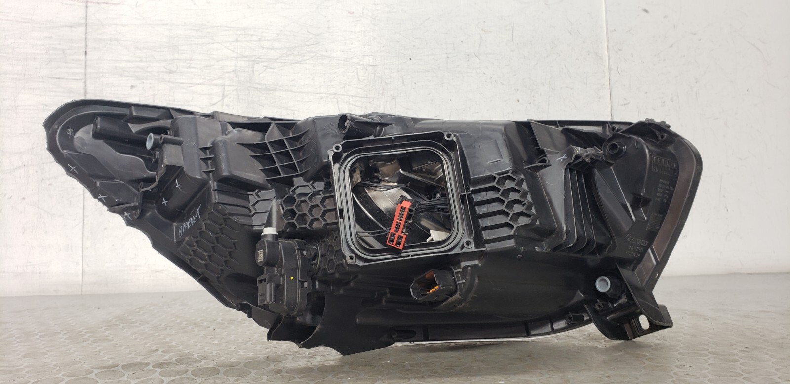 GENUINE RENAULT CAPTUR GT LINE 2019 PASSENGERSIDE N/S LED 