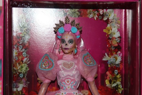 Barbie x Pink Magnolia 🌸 2023 Día De Muertos Sammlerpuppe Neu in Box 💗 - Bild 3 von 7