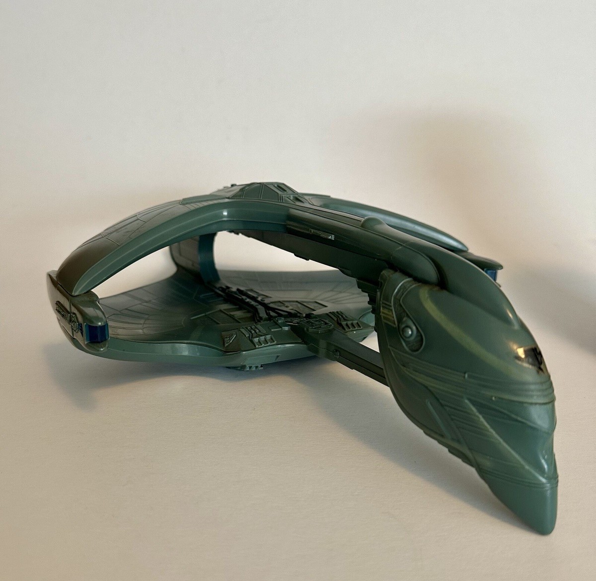 Romulan Warbird Ship Star Trek TNG 1993 Playmates Toys, Light And