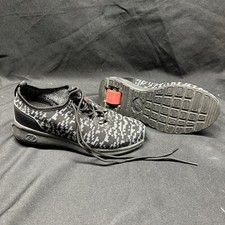 Heelys roller skate shoes Youth Size 5 Black Camo