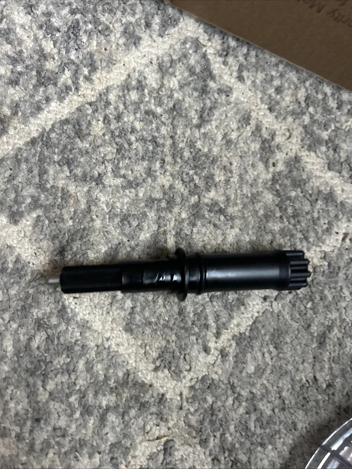 Black & Decker FP4200 FP4100 FP4150 8 cup-Food Processor STEM CENTER SHAFT - Image 2 of 2