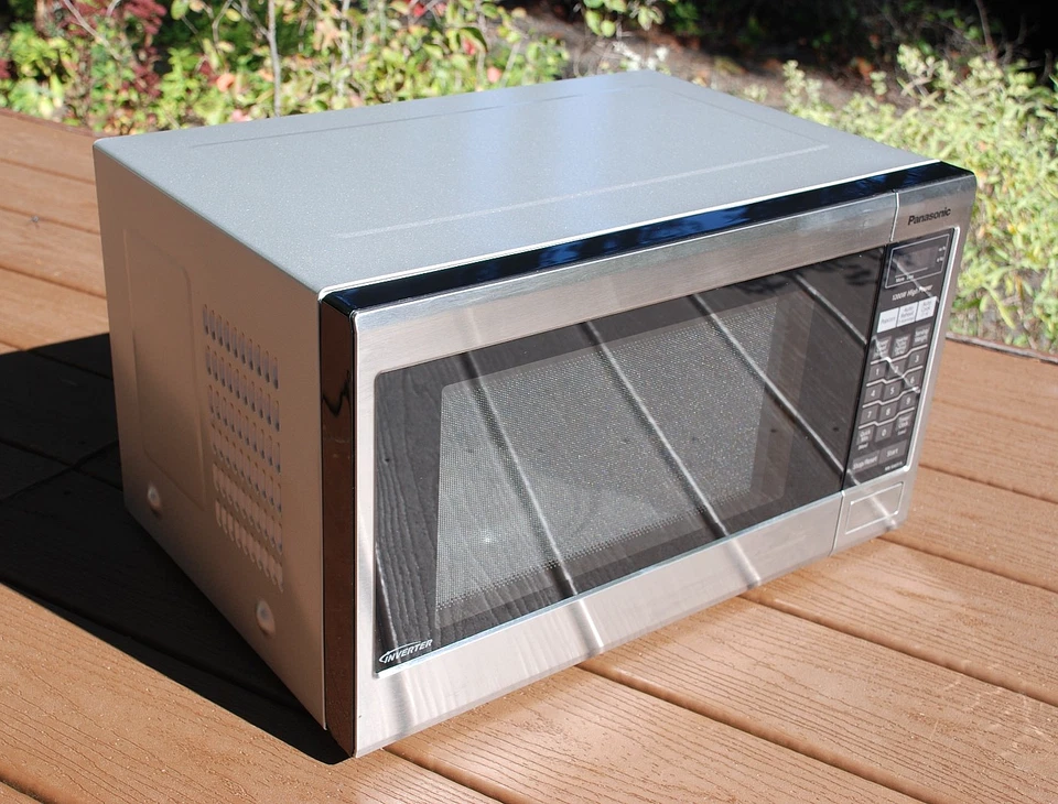 PANASONIC NN-SA651S 1200W Countertop Microwave Oven Stainless Steel 1.2 Cu Ft - Image 3 of 4