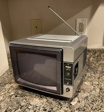 Vintage RCA Colortrak CRT TV 1983 Portable Color 9" EJR 291S For Parts