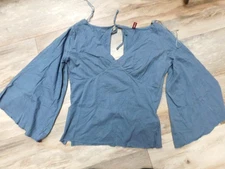 DIVIDED H & M BLUE TOP SIZE 38