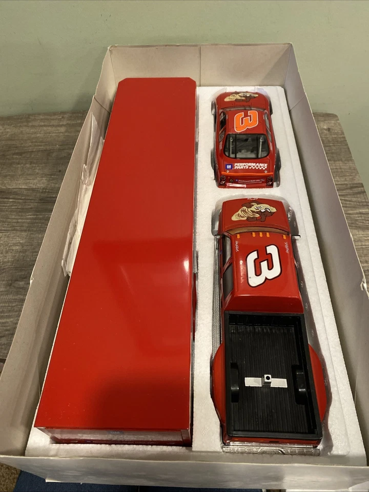 Remolque cerrado Brookfield Collectors Guild Dale Earnhardt Taz doble cabina 1:24 Foto 2 de 4