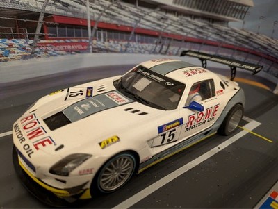 Scaleauto Mercedes SLS Slotcar 1:24 auf Plafit Chassis 18D Motor