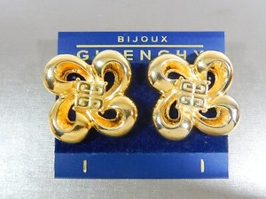 Authentic GIVENCHY BIJOUX YORK PARIS LARGE GOLD PLATED LOGO PIERCED EARRINGS ON CARD