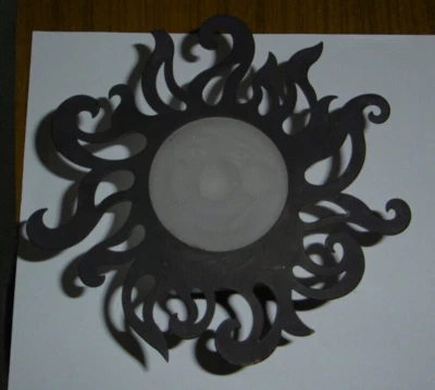 TRES BEAU PHOTOPHORE MURAL NOIR SOLEIL EN METAL EN TRES BON ETAT - Photo 1/4