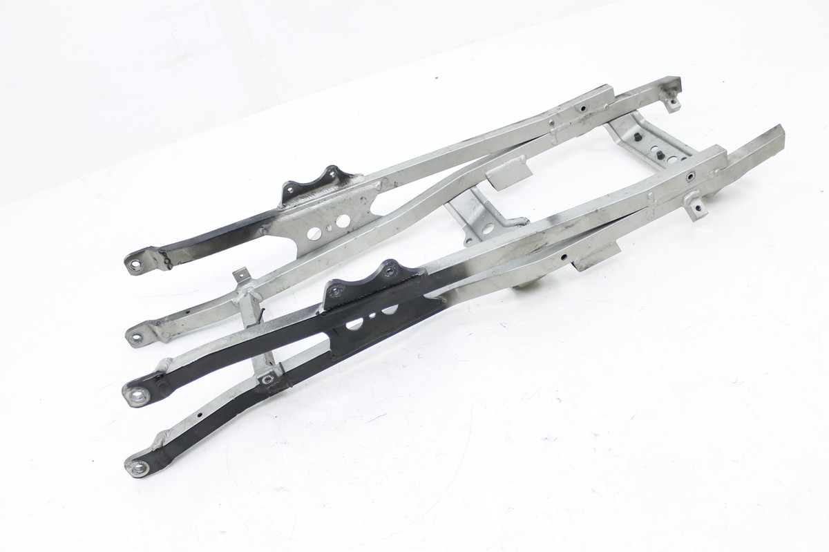 2000 2001 KAWASAKI NINJA ZX9R OEM REAR SUBFRAME BACK SUB 2000 2001 KAWASAKI NINJA ZX9R OEM REAR SUBFRAME BACK SUB