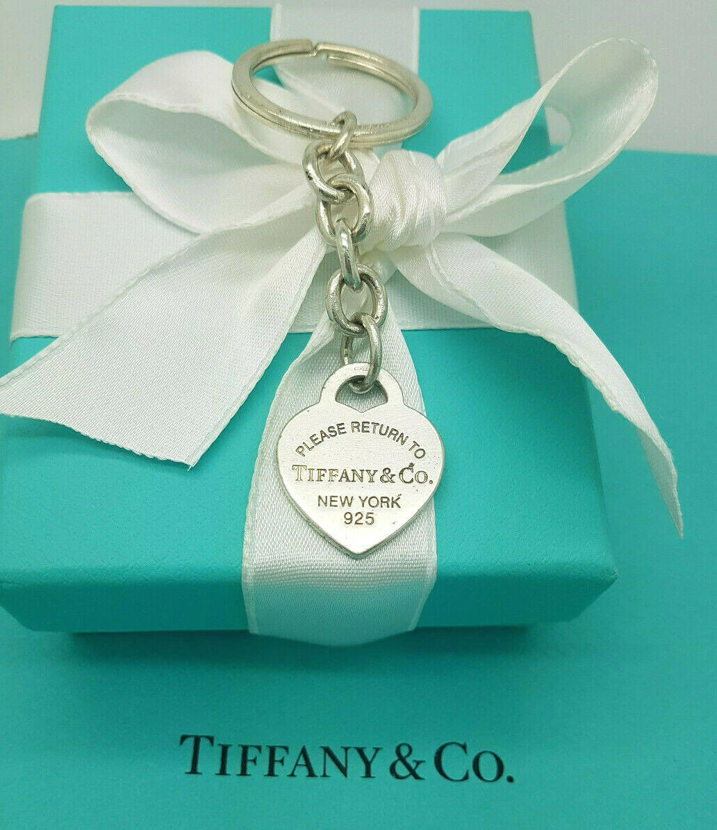 Return to Tiffany Co. Heart Tag and chain Key Ring in Sterling Silver