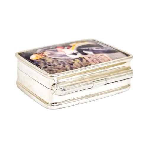 Vintage sterling silver enamelled pill box with vintage motorbike racing design - Picture 11 of 16