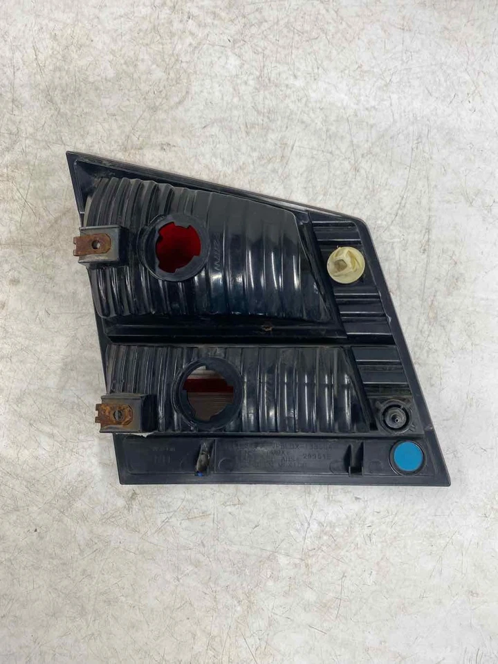 Conjunto de luz trasera derecha usado se adapta a: Dodge Journey 2010 sin lámparas LED montaje en tapa Foto 4 de 4