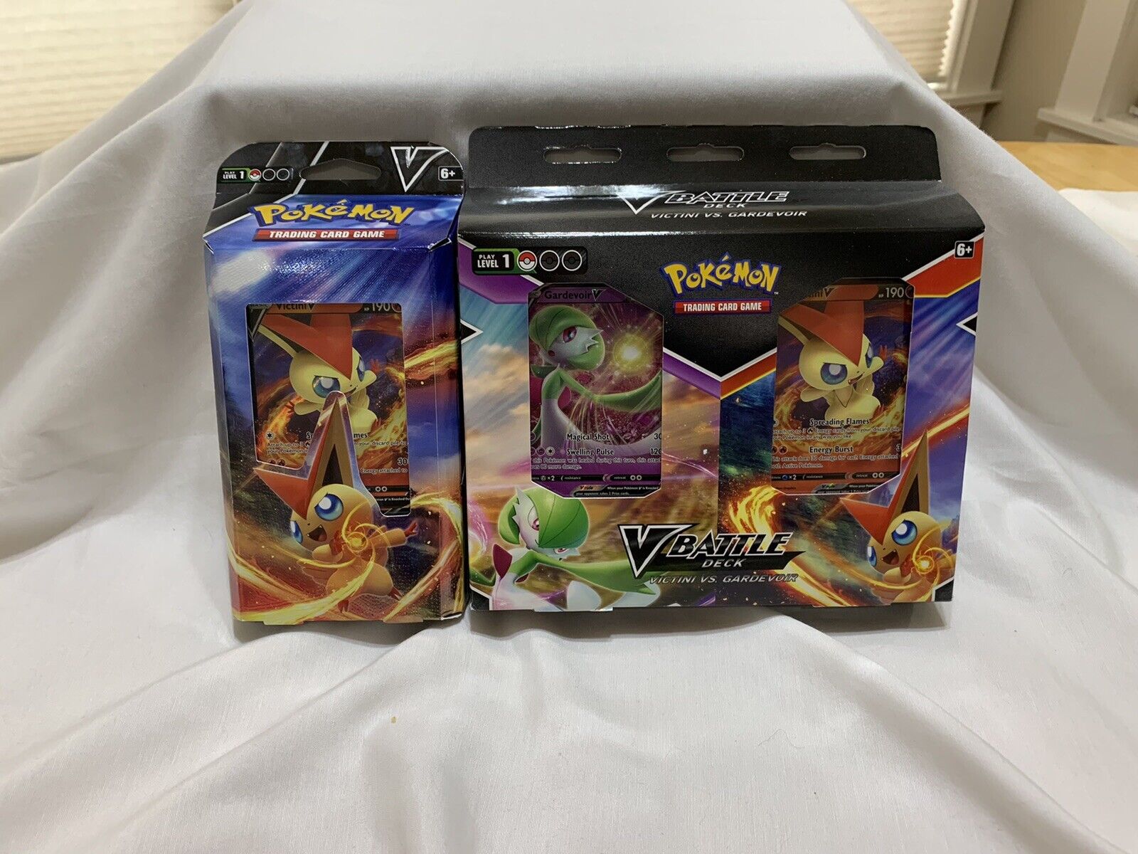 V Battle Deck Boxes - Victini V OR Gardevoir V – Pokemon Plug