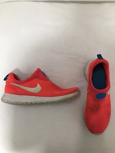 nike mens pink trainers