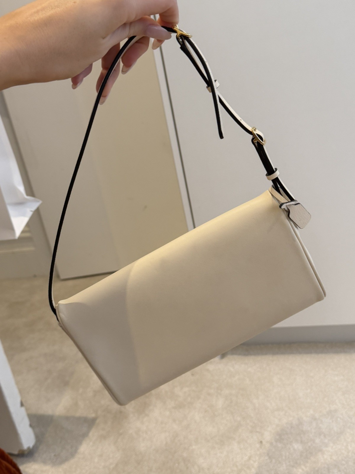 Valentino Garavani DeVain Small Nappa Shoulder Bag - brand New - Cream — image 3