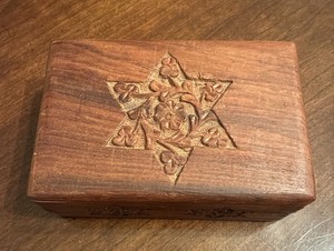 Vintage Carved Wood Keepsake Trinket Box Jewelry Box Floral Inside Stars Design
