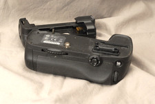 Nikon MB-D14