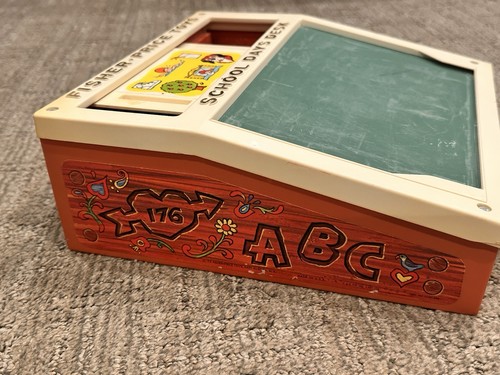 FISHER-PRICE TOYS SCHOOL DAYS DESK VINTAGE 1972 MAGNETIC ABCS & NUMBERS - Picture 6 of 11