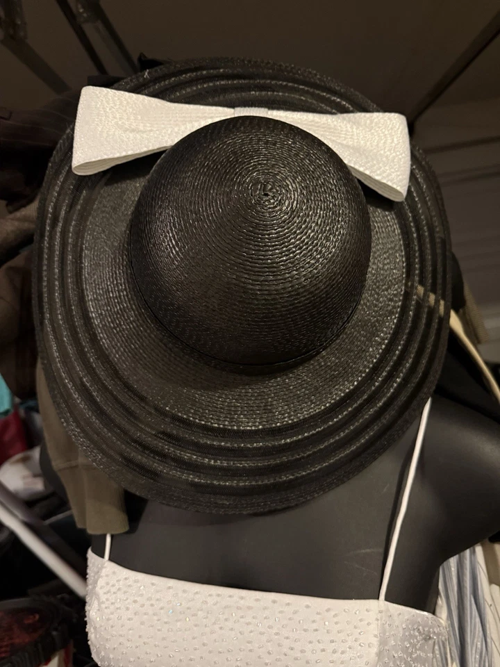 Ala ancha para mujer Foto 2 de 2