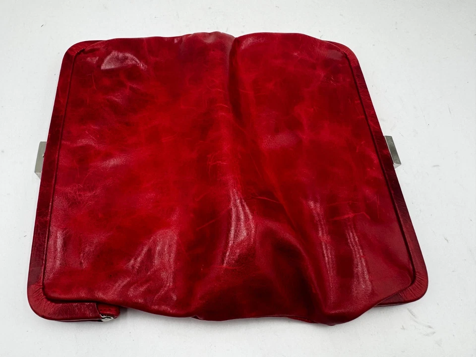 Bolso sin asas Latico NJ-USA para mujer de cuero rojo con broche plateado boho chic Foto 3 de 4