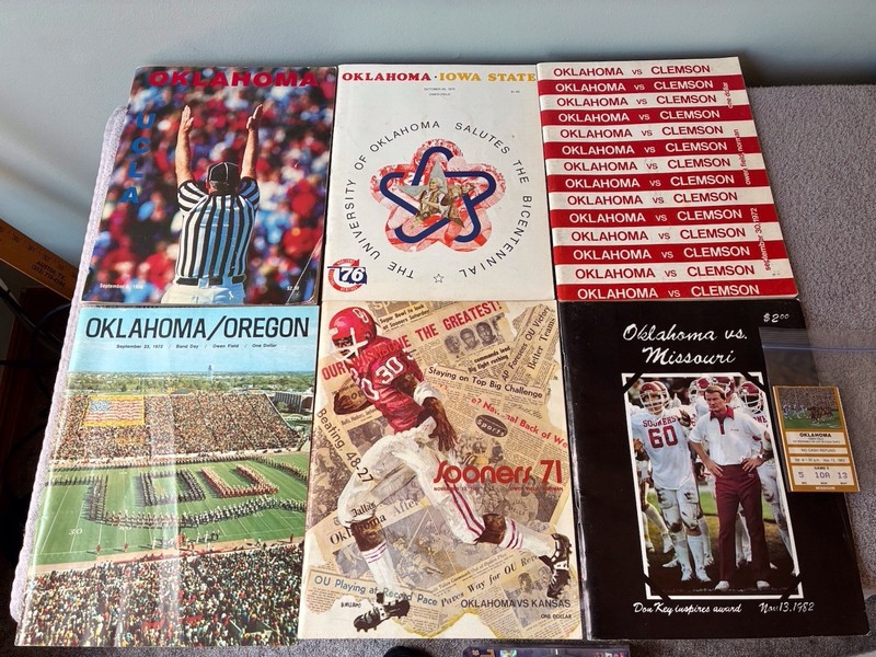 6~VTG. ORIG. OKLAHOMA SOONERS/VARIOUS FOOTBALL TEAMS PROGRAMS~1 W/GAME TICKET
